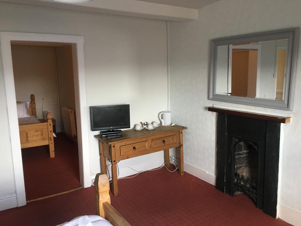 The Cross Keys Hotel Llanymynech Luaran gambar